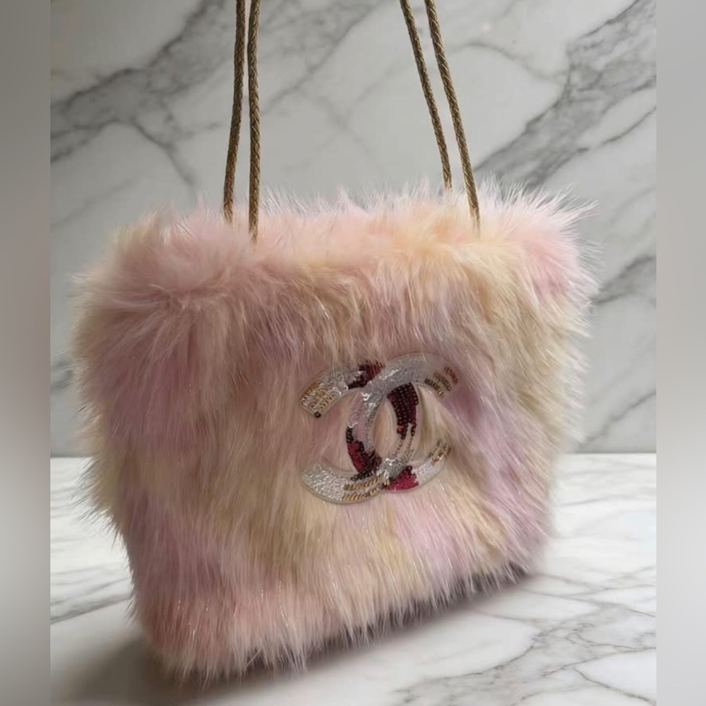 Source Unknown Pastel Pink Faux Fur Tote with Logo Accent
